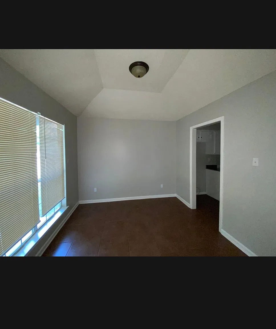 3 bed, 1294 sqft, $1,200 — Photo 2