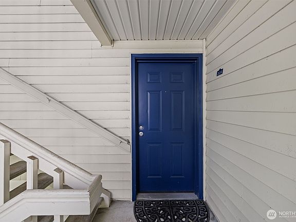 4th image of 1900 NE 48th Street #E205