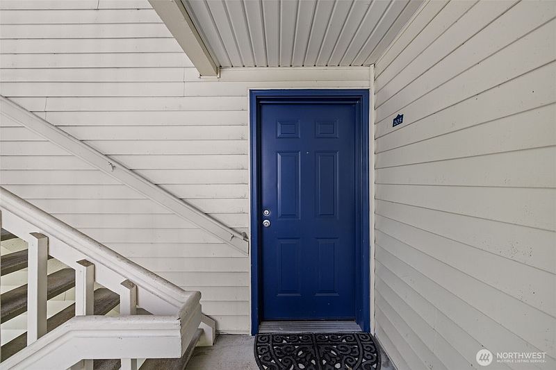 4th image of 1900 NE 48th Street #E205