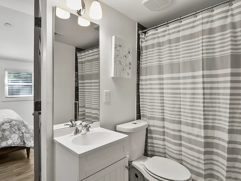 1135 Hillcrest Dr SE — Photo 5