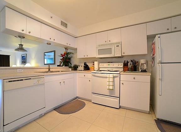5th image of 28900 Bermuda Pointe Cir Unit 102