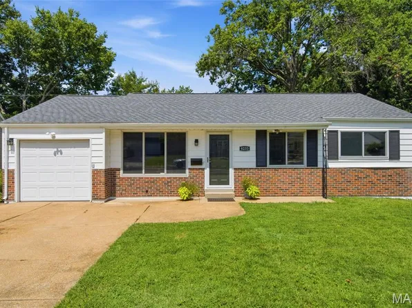 8233 Marvale Ln, Saint Louis, MO 63123