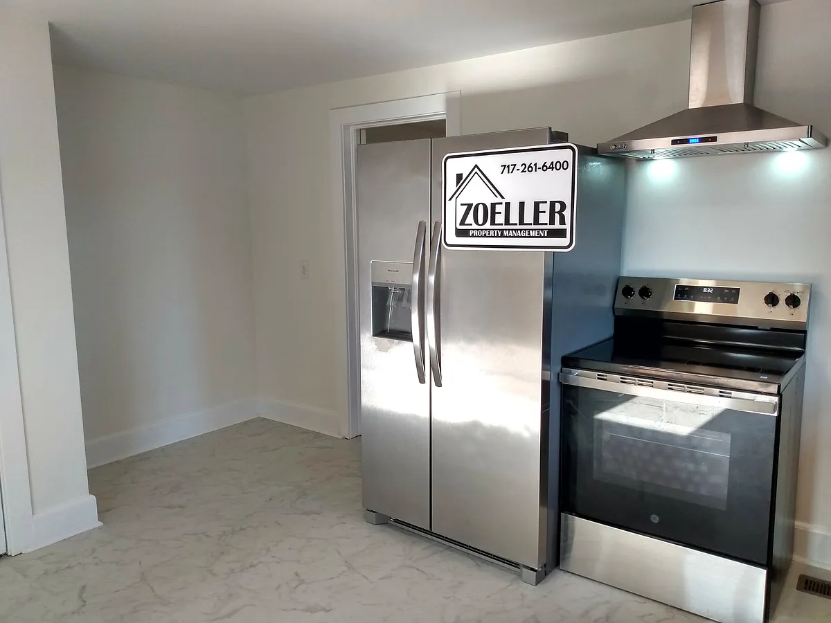 Building Photo - 1559 Edgar Ave #1N