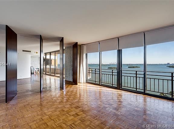 4th image of 720 NE 69th St APT 14W