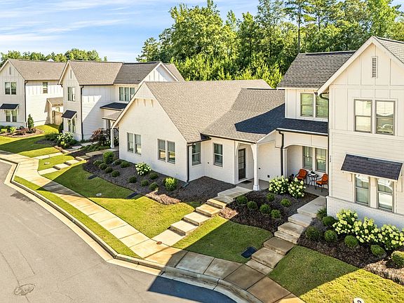 2nd image of 520 Grey Oak Cir