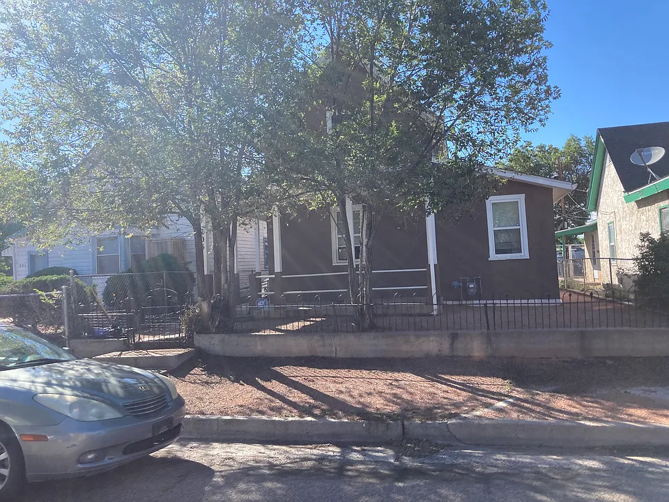 205 Cottonwood St