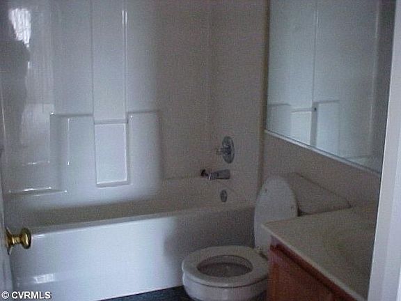5th image of 6421 Blossom View Ln