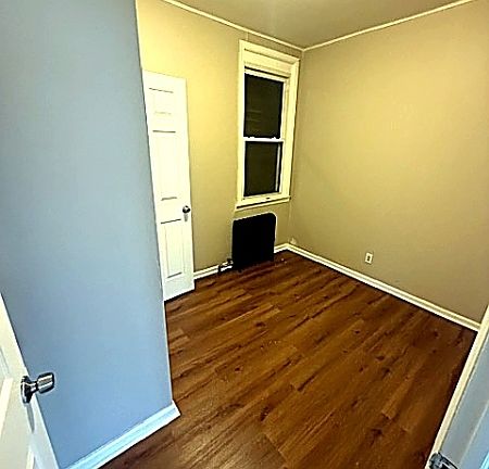 4th image of 17 Maple Ave APT 2