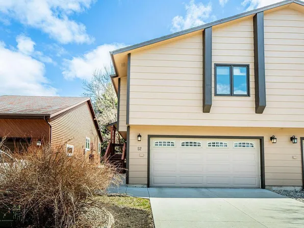 52 Fremont Dr S, Fargo, ND 58103