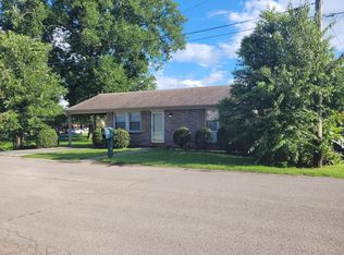 203 Woodlawn St, Smithville, TN 37166