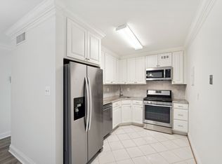 4977 Battery Ln APT 612, Bethesda, MD 20814