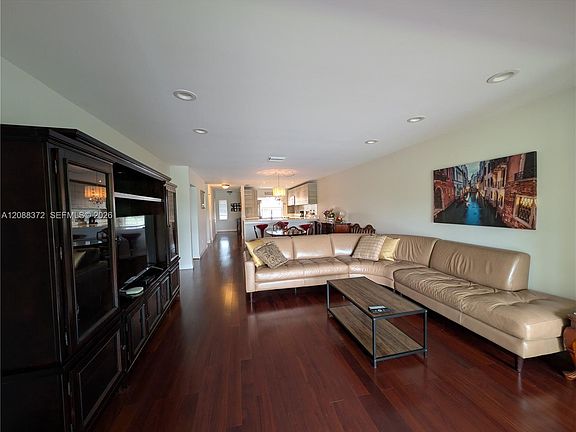 5th image of 8460 Casa Del Lago #H