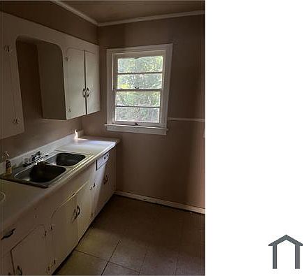 4th image of 3151 Catherine St