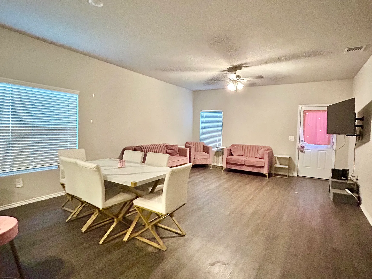 4 bed, 1750 sqft, $2,400 — Photo 3