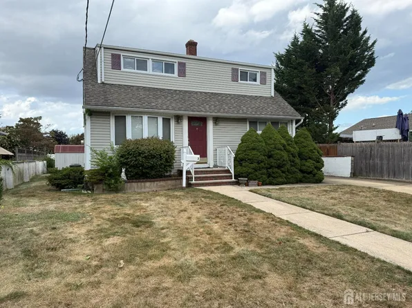 3 Pannonia Ave, Edison, NJ 08817