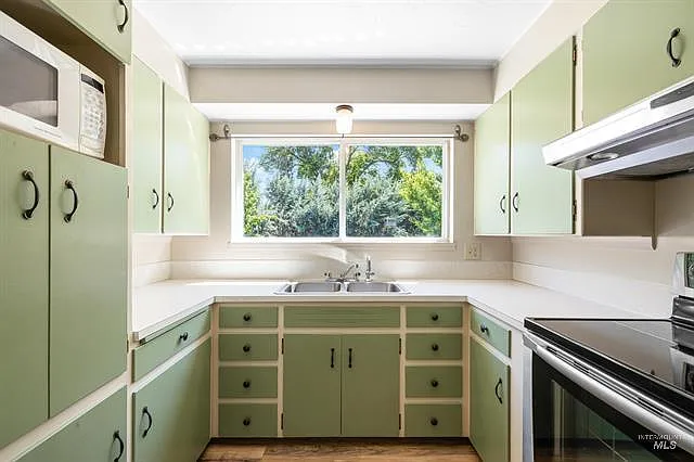708 S Phillippi St — Photo 11