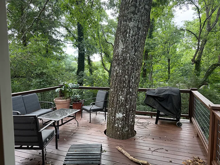 1302 James Blvd — Photo 3