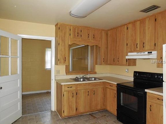 5th image of 2515 Narcissus Ave