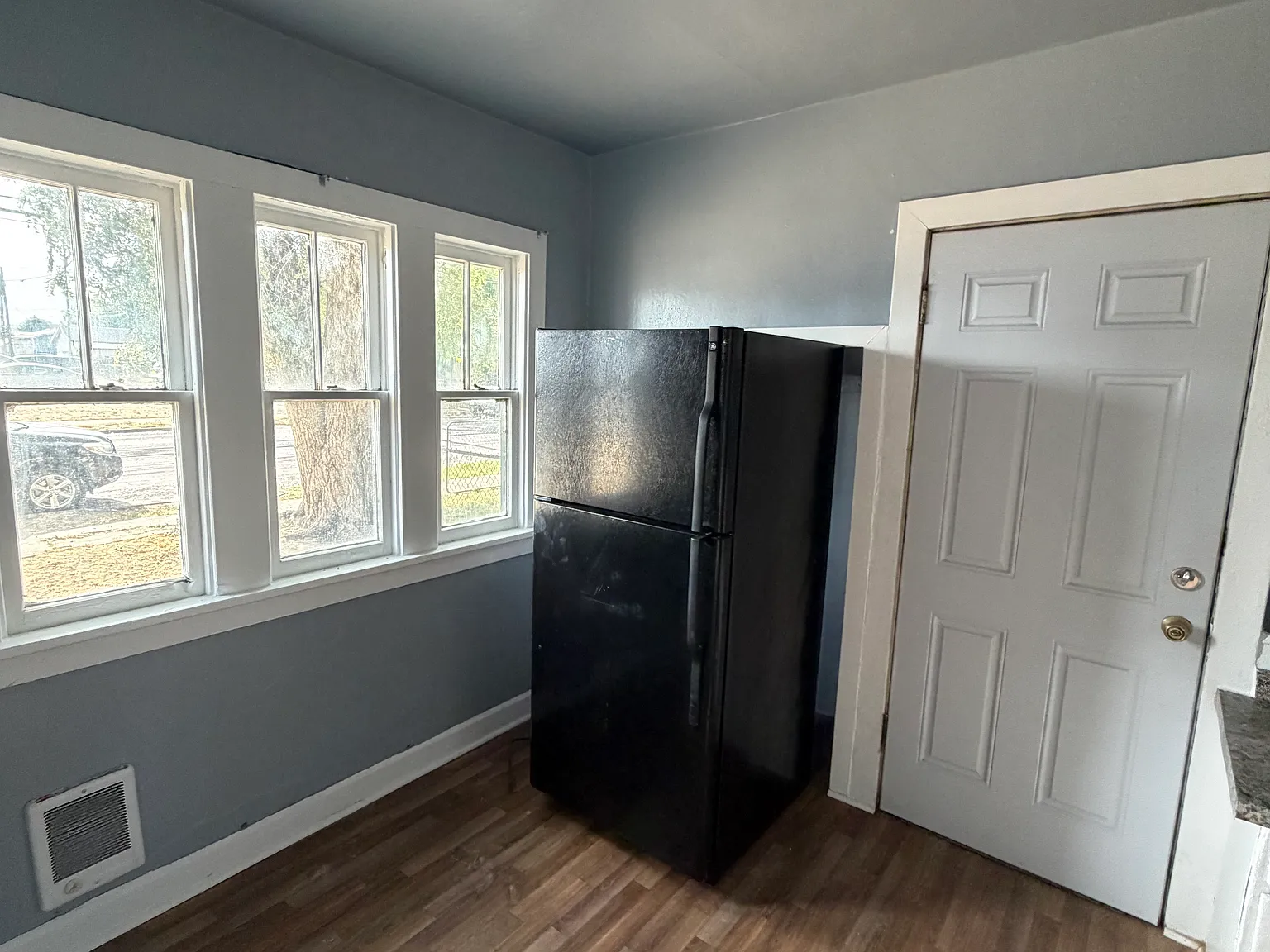 1 bed, $895 — Photo 3