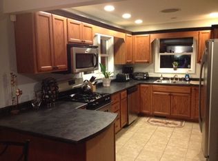 2006 Thornton Lansing Rd, Lansing, IL 60438