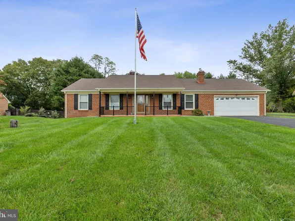 10021 Pleasant View Dr, Hagerstown, MD 21740