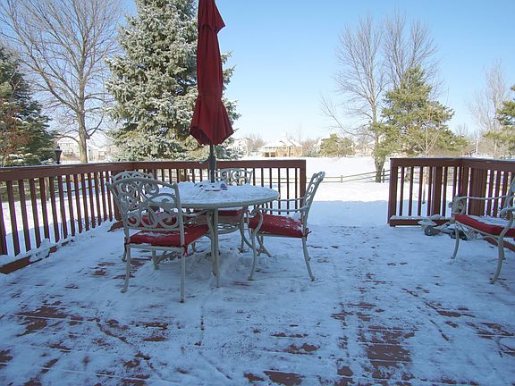 View of deck & backyard