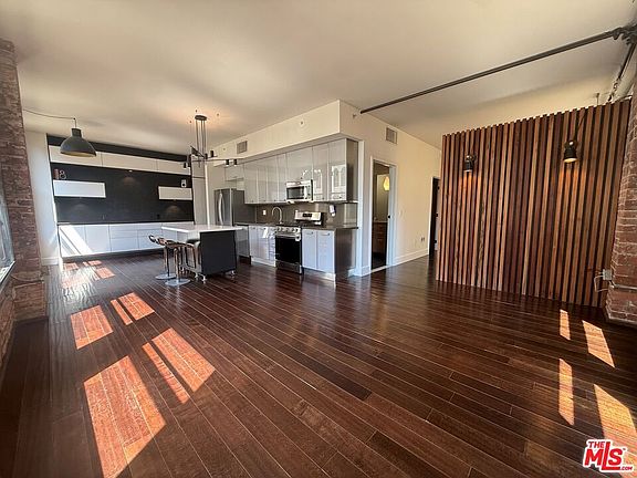 5th image of 460 S Spring St APT 1011