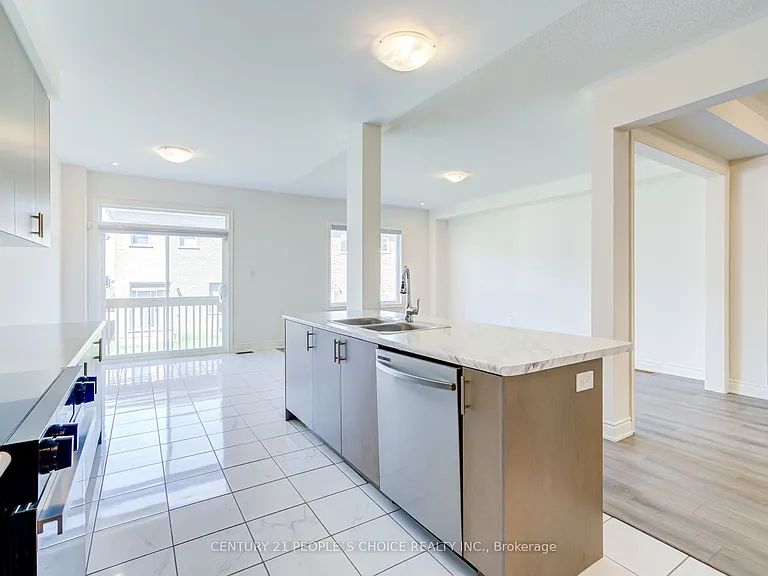 2237 Crystal Dr — Photo 16