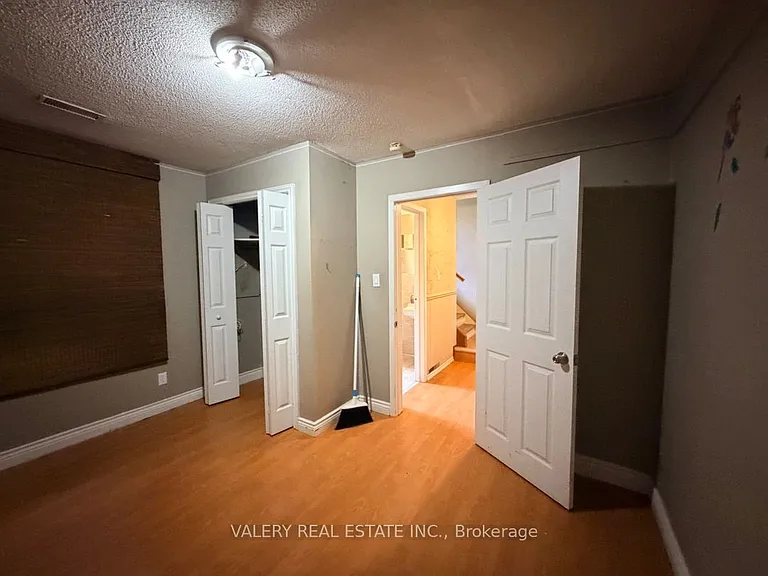 63 Paperbirch Cres #B — Photo 20