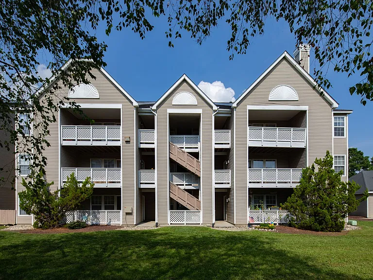 Featherstone Apartments at Kiln Creek — Photo 23