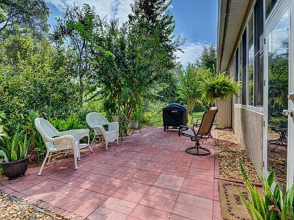 5th image of 325 La Creek Ct