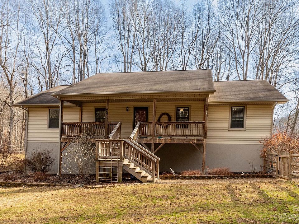1st image of 75 Woodmore Dr