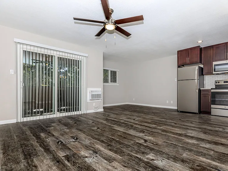 4401 Central Ave — Photo 21