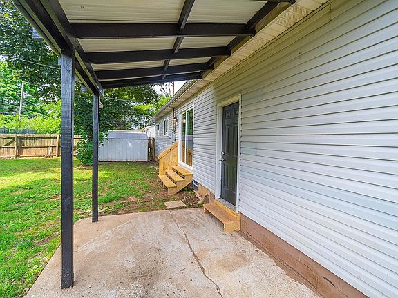 5th image of 3761 Tylor Dr