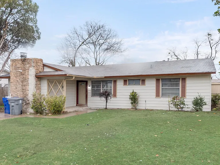 12118 Oberlin Dr — Photo 1