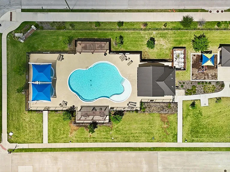 1113 Twin Brooks Ln — Photo 30