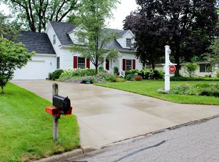 907 Tomahawk Ln, Niles, MI 49120