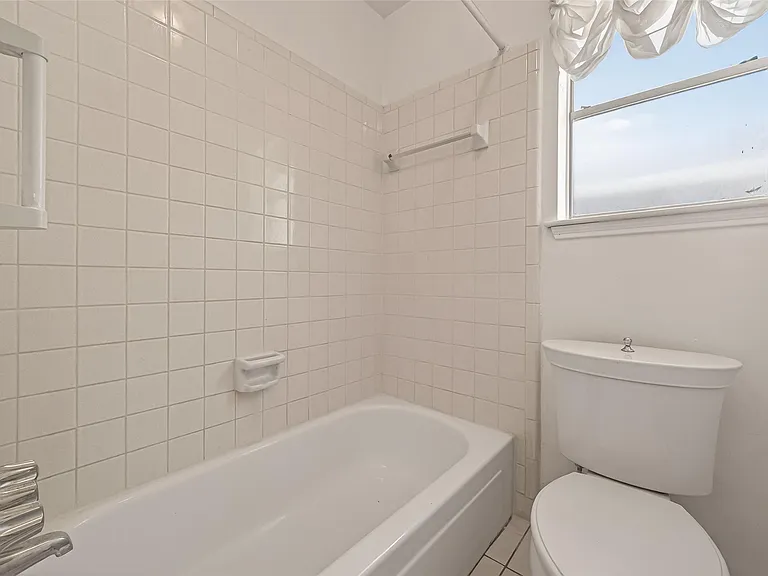 9422 Kristin Dr — Photo 39