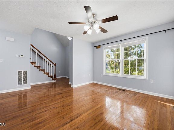 5th image of 133 Smartview Ln #133