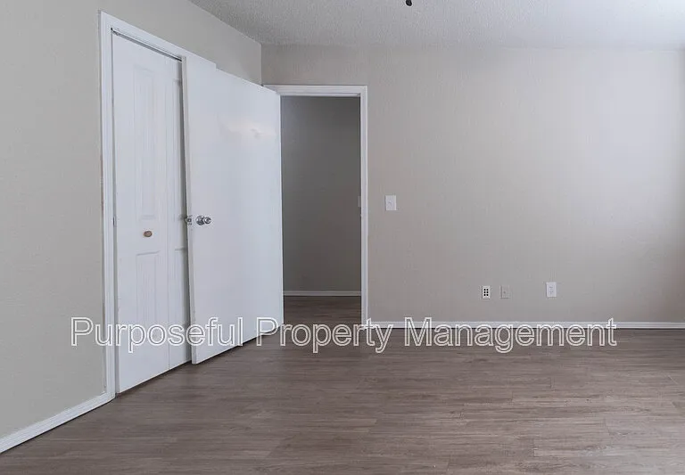 313 Belmont Dr — Photo 18