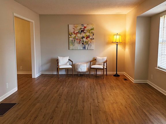 2nd image of 1609 Celinda Ln