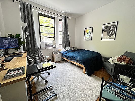 5th image of 211 W 108th St APT 2