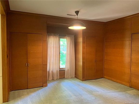 4th image of 1015 Jefferson Dr