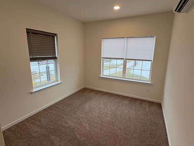 East Breeze — Photo 20