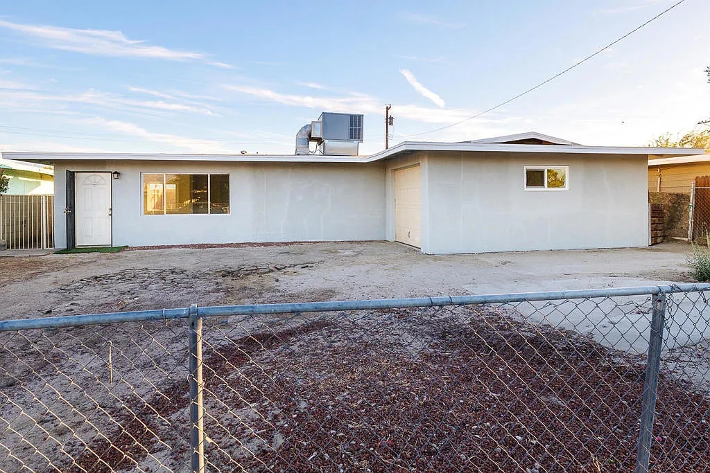 Building Photo - 50740 Calle Mendoza
