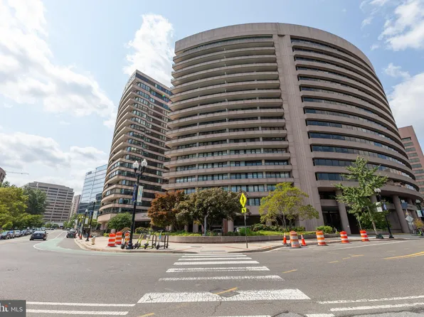 1200 Crystal Dr APT 1114, Arlington, VA 22202