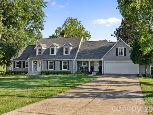 2593 Birdie Ln NE, Conover, NC 28613