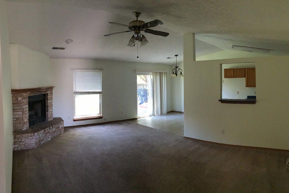 2nd image of 4600 Periwinkle Ct NW