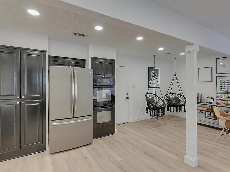 6048 Holiday Ln — Photo 11