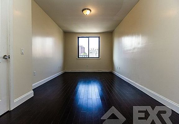5th image of 80 Lexington Ave APT 403